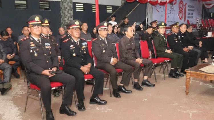 Sekda Roring Hadiri Upacara Taptu dan Pawai Obor Sambut HUT RI ke-81
