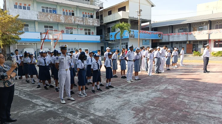 SMKS Kristen YPKM Manado Jadi Pelaksana Upacara HUT RI ke-81 Yayasan Kristen GMIM