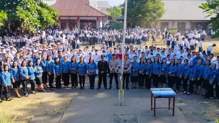 HUT RI ke-81, 1.200 Siswa SMPN 8 Manado Ikuti Upacara