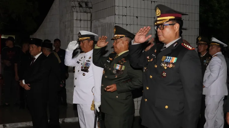 Pangdam Merdeka Ikuti Apel Kehormatan dan Renungan Suci HUT ke-81 RI