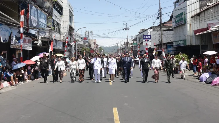 Defile 17 Agustus Semarakkan Perayaan HUT ke-81 Kemerdekaan RI di Tomohon