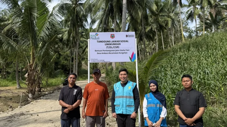 PLN Buka Akses Jalan Usaha Tani untuk Tumbuhkan Ekonomi Desa Ambar
