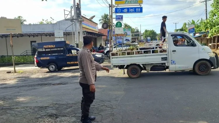 Pos cakalang Polsek Bunaken, Tertibkan Parkir dan Jaga Kelancaran Lalu Lintas