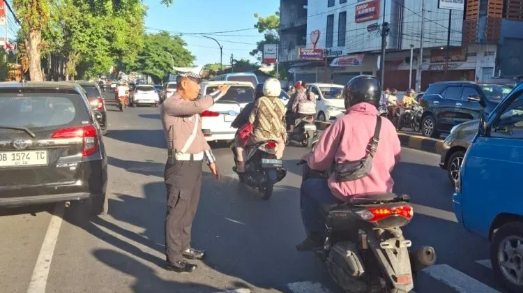Pos Cakalang Pagi Polsek Malalayang, Cegah Kemacetan dan Pelanggaran Lalu Lintas