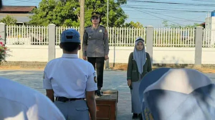 Polwan Polda Sulut Goes to School, Bekali Pelajar dengan Disiplin dan Etika