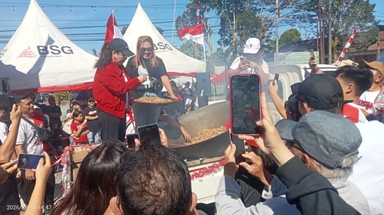 Pawai Pembangunan Meriahkan HUT ke-81 RI di Kawangkoan Raya