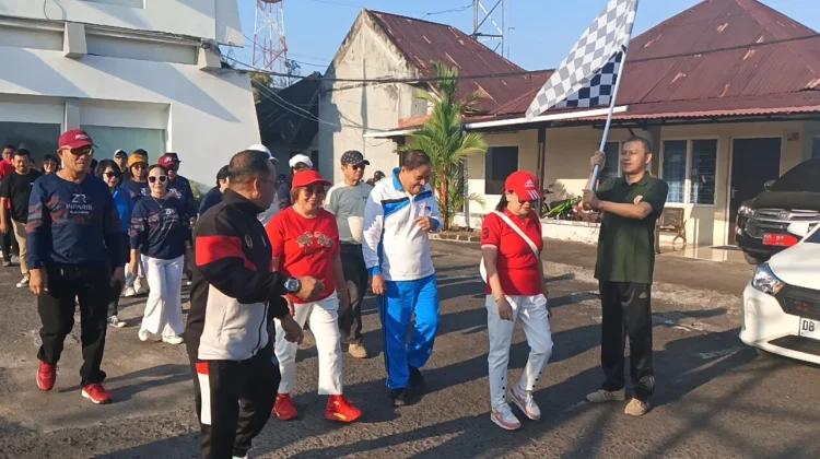Jalan Sehat Awali Rangkaian Kegiatan Menyambut HUT Radio ke-81 di RRI Manado