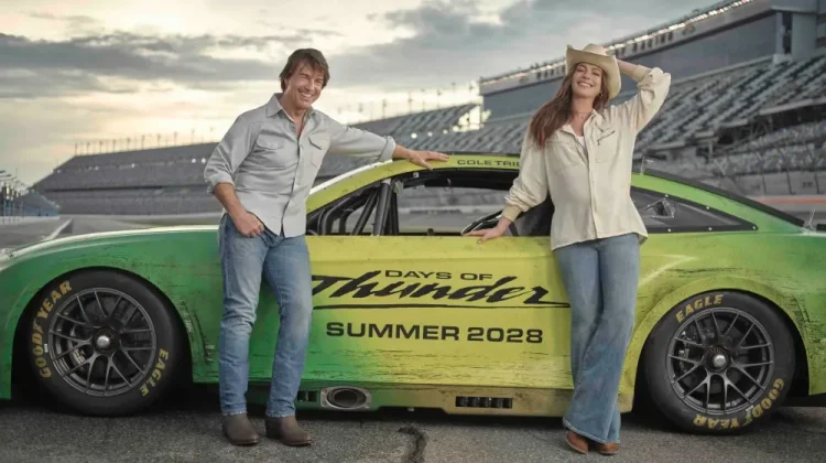 Anne Hathaway Gabung Tom Cruise di Sekuel Film 'Days of Thunder'