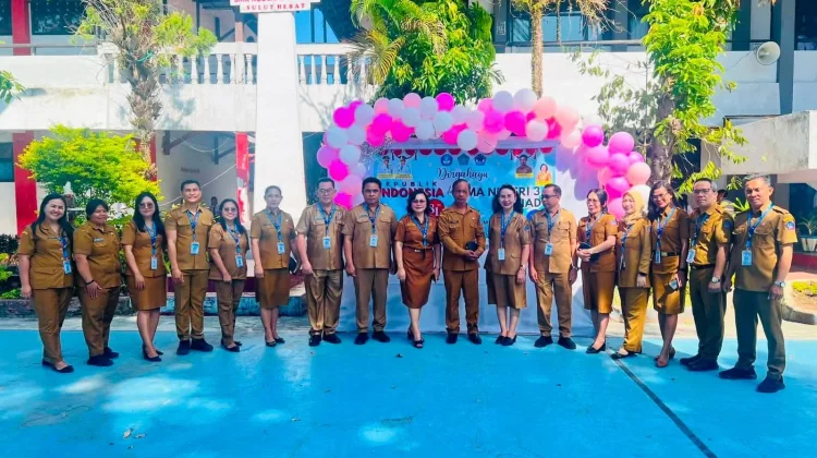 HUT ke-59 SMAN 3 Manado, Upacara Bendera dan Moment Purna Bhakti Junifke Antameng