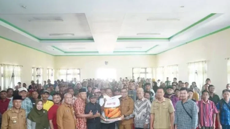 Bupati Boltara Kumpulkan Kelompok Tani, Bagikan Benih Jagung