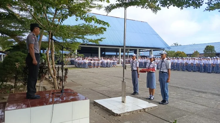 Sat Binmas Polres Minahasa Edukasi Kamtibmas Siswa SMA Negeri 3 Tondano