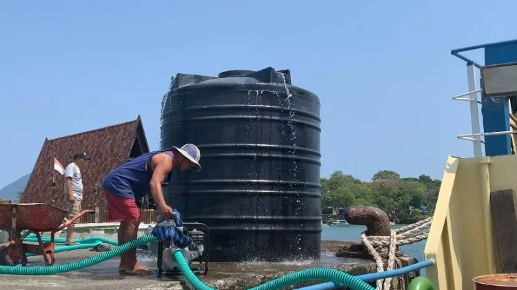 BPBD Manado Distribusi 16 Ribu Liter Air Bersih ke Bunaken