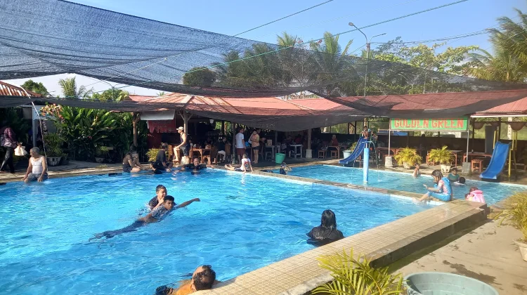Golden Green Tondano, Pilihan Liburan Keluarga dengan Sensasi Air Panas