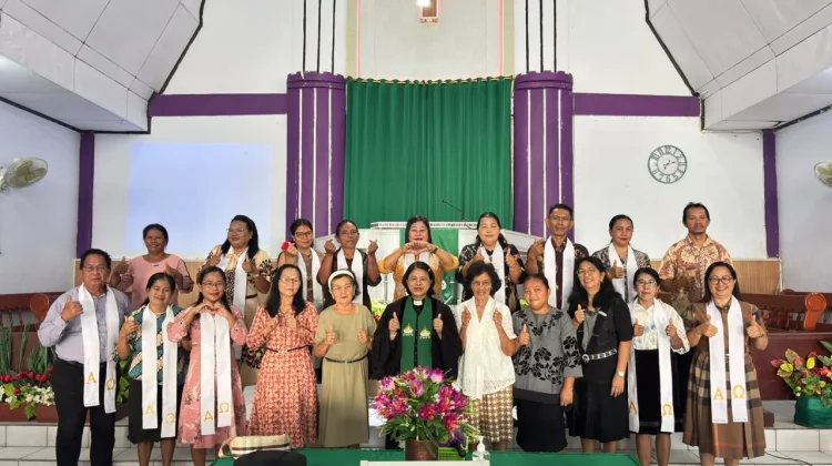 Ibadah Minggu GMIM Petra Poopoh Tekankan Pentingnya Pemimpin Cakap