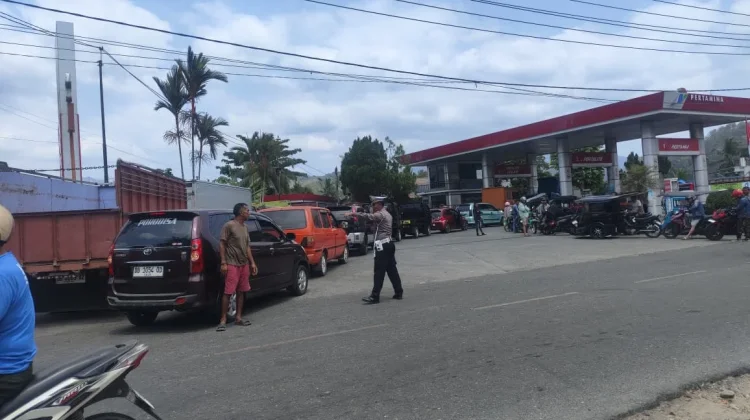 Cegah Antrean Panjang SPBU, Satlantas Polres Kotamobagu Imbau Pengendara Tertib