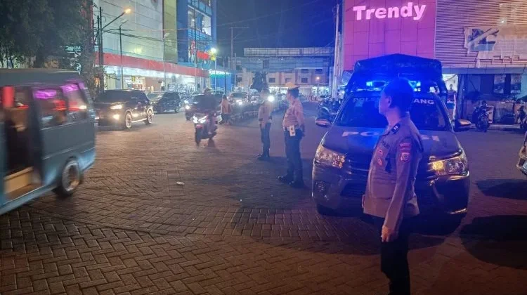 Silaumata Polsek Wenang, Hadir Jaga Keamanan dan Ketertiban Pengguna Jalan