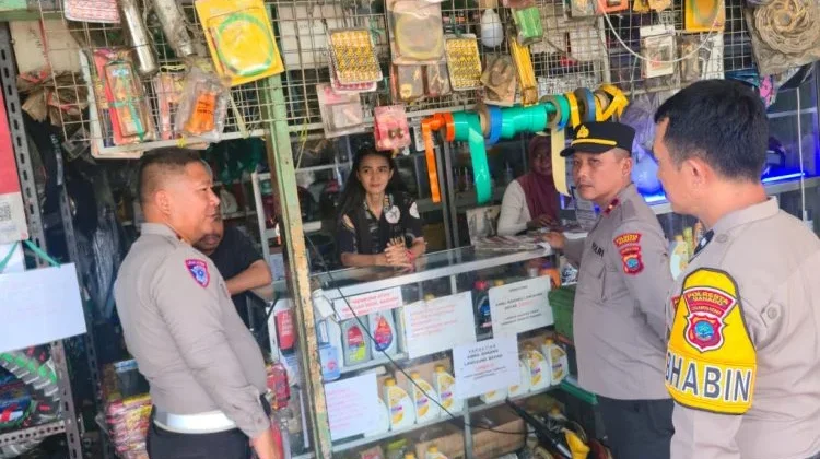 Polsek Wenang Sosialisasikan Larangan Knalpot Brong kepada Pelaku Usaha