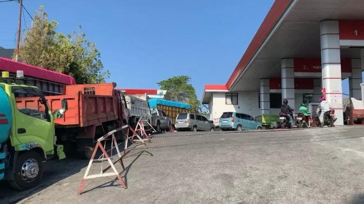 Antrean Solar Masih Terjadi, Sopir Minta Pemerintah Cari Solusi