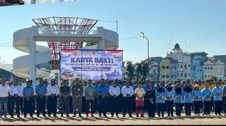 TNI AU dan Perumda Bersihkan Pasar Bersehati Sambut HUT Ke-81 TNI