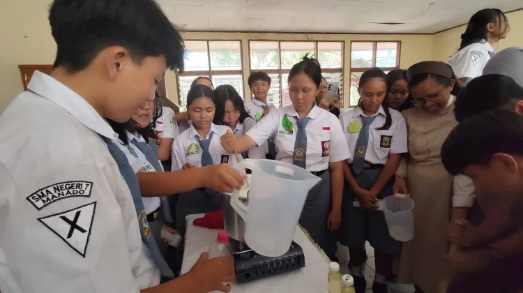 SMAN 7 Manado Sulap Sisa MBG Jadi Sabun Cair Ramah Lingkungan