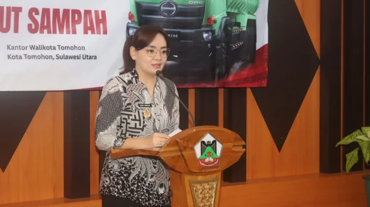 Pemkot Tomohon Terima Bantuan Truk Pengangkut Sampah dari PT SMI