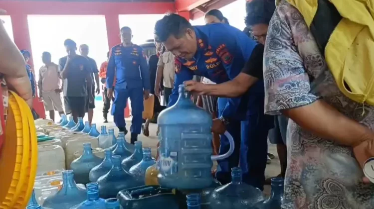 Polda Sulut Bersama PDAM Wanua Wenang Salurkan Air Bersih di Wilayah Kepulauan