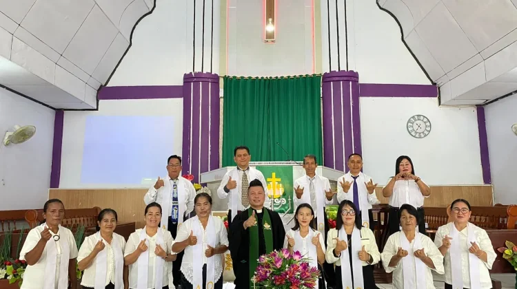 Ibadah Minggu GMIM Petra Poopoh Angkat Tema Mengenal Domba