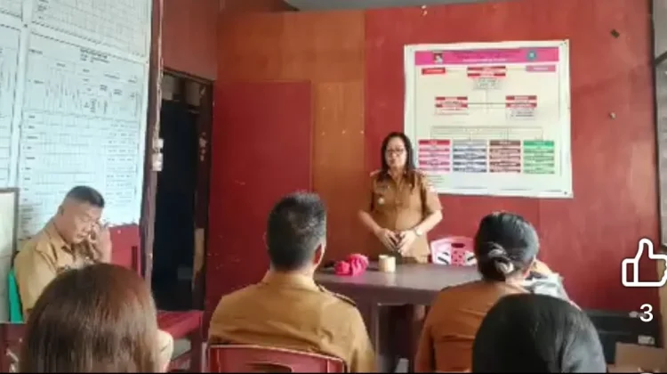 Camat Tombariri Tekankan Peningkatan Pelayanan