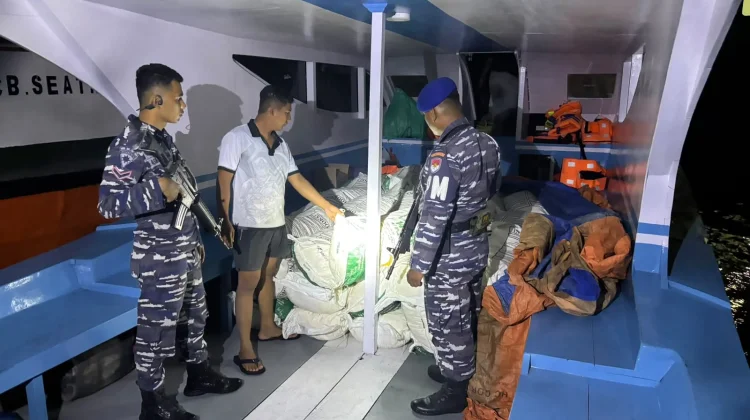 TNI AL & Bea Cukai Gagalkan Penyeludupan Sianida di Pelabuhan Kwandang Gorut