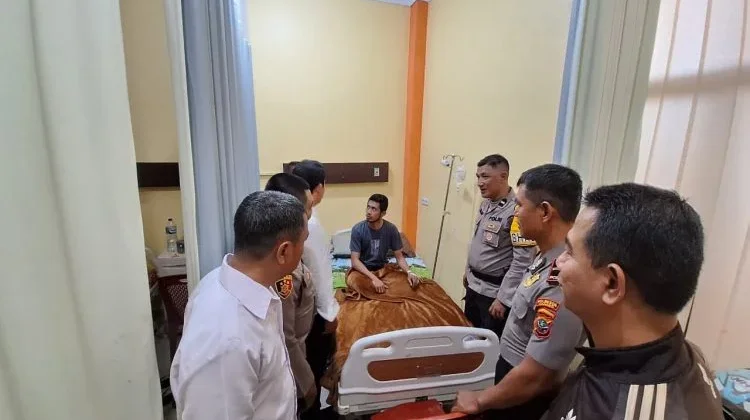 Bentuk Empati dan Kepedulian, Kapolsek Singkil Besuk Personel di RS Bhayangkara