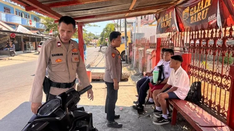 KRYD Polsek Bunaken, Sasar Wilayah Rawan dan Sambangi Warga