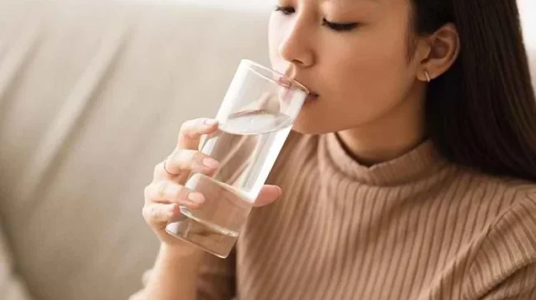 Mengenal Terapi Air Putih Beserta Risikonya