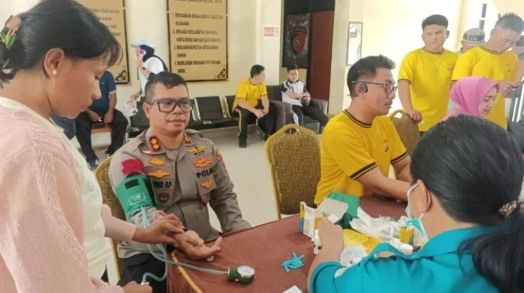 Dinkes Boltim dan Polres Tingkatkan Sinergi Lewat Cek Kesehatan Gratis