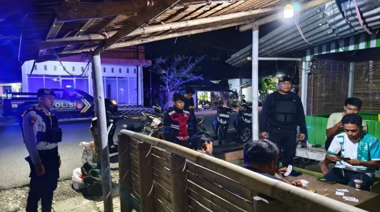 Pastikan Kamtibmas Terjaga, Polres Kotamobagu Gelar Patroli di Desa Kopandakan