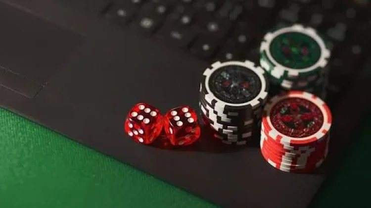 Bahaya Judi Online Mengancam Finansial dan Kehidupan Sosial