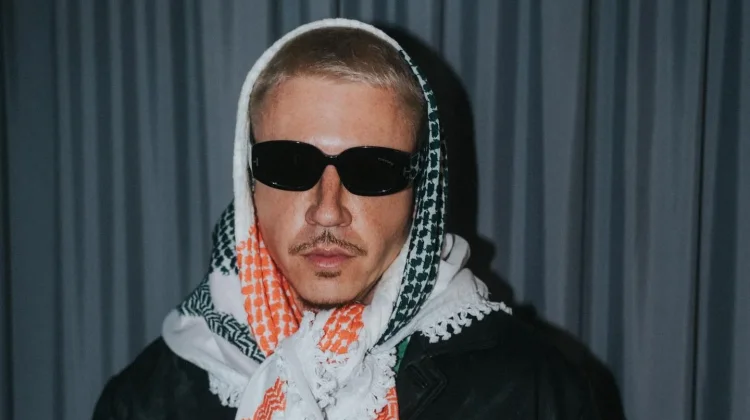 Macklemore Mengubah Panggung Jadi Perlawanan