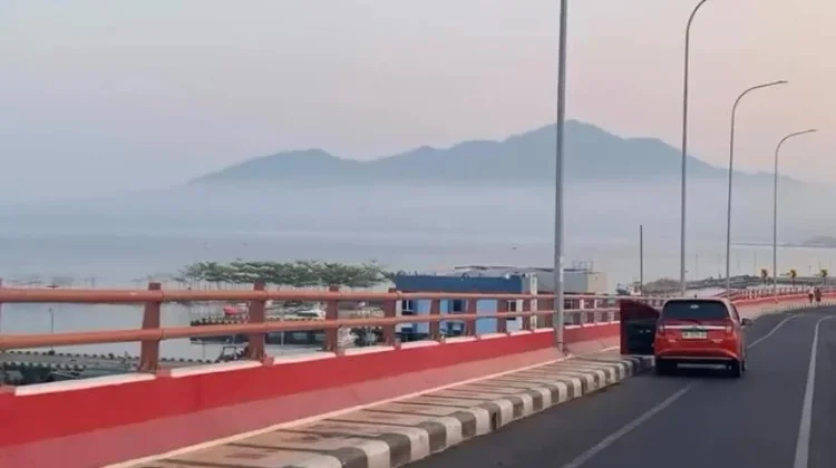 Langit Manado Berkabut, BMKG Sebut Ada Asap Kiriman