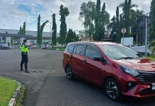 Ciptakan Kamseltibcar, Polsek Kawasan Bandara Lakukan Pengaturan Lalin