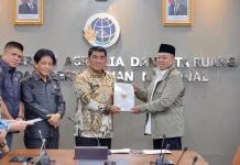 Gubernur Yulius Terima Persub RTRW dari Menteri ATR/BPN