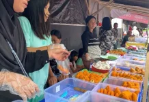 Takjil Ramadan di Banjer, Tikala Manado Laris Manis