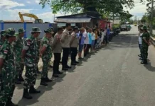 Sinergi TNI-Polri dan Pemerintah Kecamatan Lirung