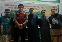 Personel Polsek Amankan Ibadah Tarawih di Masjid Baiturahman