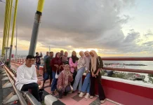 Berburu Foto Senja di Jembatan Soekarno Kota Manado
