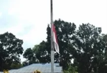 Wapres ke 6 RI Wafat, Kecamatan Dimembe Pasang Bendera Setengah Tiang