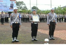 Polres Tomohon Resmi PTDH Seorang Personel Polwan
