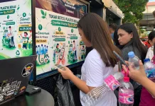 Program HIKMAH BI Ajak Pengunjung Tukar Botol Plastik Jadi Voucher Takjil