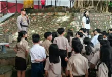 Kapolsek Wanea Edukasi Ratusan Siswa SMPN 4 Manado