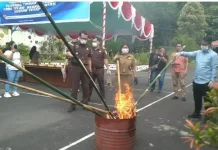 Kejari Airmadidi Musnahkan Barang Bukti dari 11 Kasus Pidana