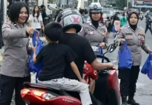Polresta Manado Berbagi Takjil di Kawasan Zero Point