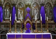 Memasuki Masa Sengsara Yesus, Patung & Salib di Gereja Katolik Ditutup Kain Ungu